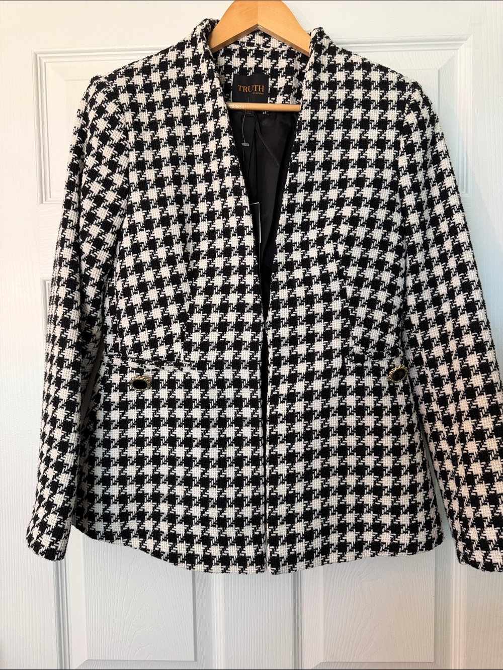Truth Black & White Houndstooth Collarless Blazer